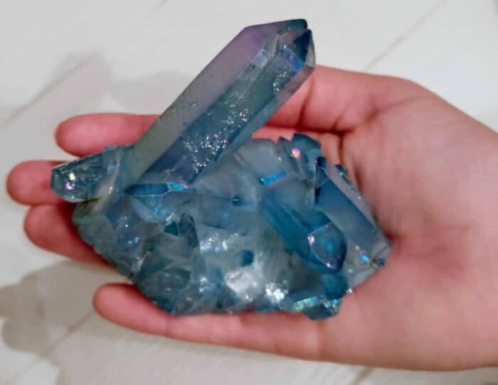 Lyseblå Aqua Aura Titanium Bismuth krystal