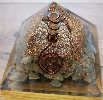 orgon angelit pyramide (1)