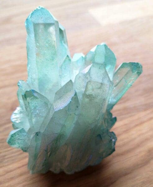 Lyseblå Aqua Aura Titanium Bismuth krystal