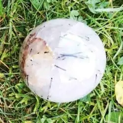 Turmalin kvarts kugle med stand