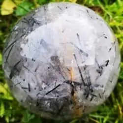 Turmalin kvarts kugle med stand