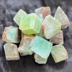 Smaragd calcit large