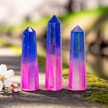 Aurora kvarts obelisk i pink og blå 9 cm